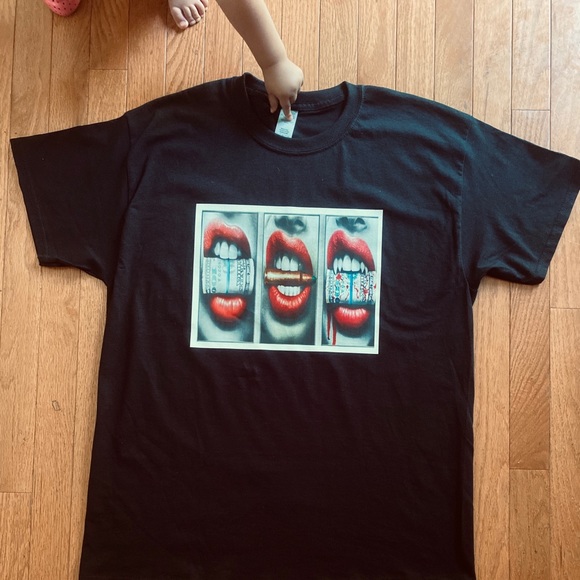 Brand new unisex tee “Lips , money” - Picture 4 of 5